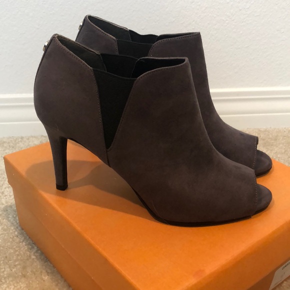 Unisa Shoes - 3-inch grey stiletto bootie